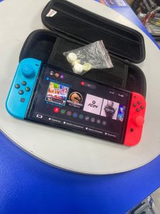 Б/в Ігрова приставка Nintendo switch 01-200904883