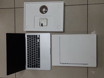 Б/в Ноутбук Apple macbook air 13.6/ m2 / ram 16gb/ ssd 256gb/ gpu 8 core 01-200920732