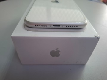 Б/в Мобільний телефон Apple iphone 11 64gb 01-200938663