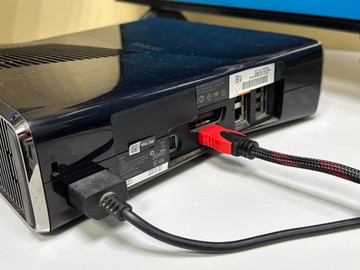 Б/у Игровая приставка Microsoft xbox360 slim 250gb 01-201036076