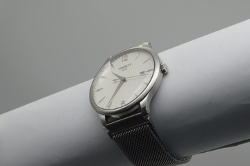 Б/в Годинник Tissot t063610a 01-201031361