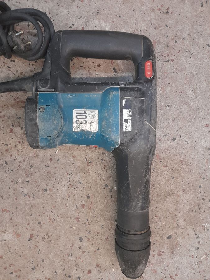 Makita hr4002