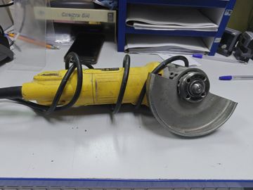 01-200778853: Dewalt dwe4057