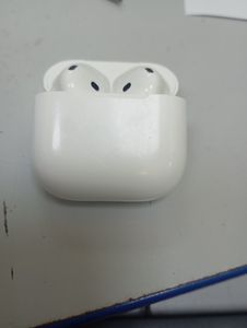 01-200794087: Apple airpods 4