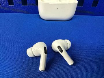 01-200797687: Apple airpods pro