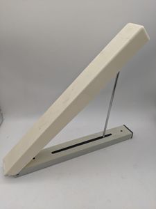 Б/в Вішалка для одягу  Без Виробника без моделі 01-200403238