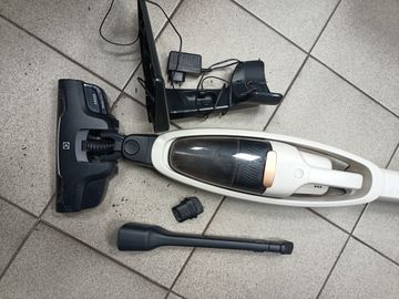 Б/в Пилосос Electrolux wq61-44sw 01-200808107