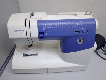 Б/в Швейна машина Husqvarna huskystar 219 01-200828118