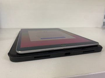 Б/в Планшет Apple ipad pro 10,5" wifi a1709 64gb 3g 01-200830740