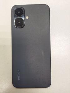 Б/в Мобільний телефон Infinix smart 10 4/64gb 01-200903395