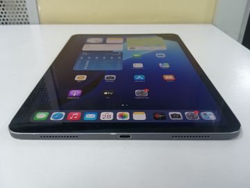 Б/в Планшет Apple a2228 ipad pro 11 2020 wi-fi 256gb 01-200906062