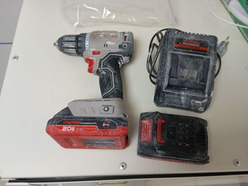 Б/у Шуруповерт Crown ct21104xs 01-200915654