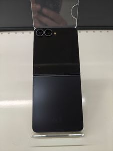 Б/в Мобільний телефон Samsung galaxy flip7 12/256gb 01-200915008