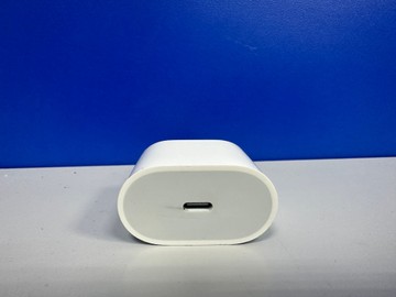 Б/в Зарядний пристрій Apple 20w usb-c 01-200930354