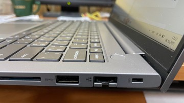 Б/у Ноутбук Lenovo 14/core ultra 5 125u s1 ddr5/8gb ddr5/ssd 256 gb/*інтегрована 01-200973213
