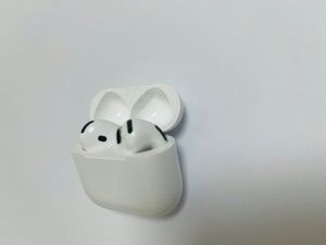 Б/в Навушники Apple airpods 4 with active noise cancellation 01-201028495