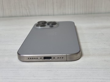 Б/в Мобільний телефон Apple iphone 15 pro 256gb 01-201107143