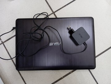 Asus 15/pentium n4200 ddr3/4gb ddr3/hdd 100 gb/ssd *відсутній/geforce 810m
