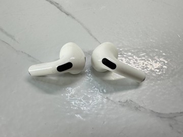 Б/в Навушники Apple airpods 4 with active noise cancellation 01-201148332