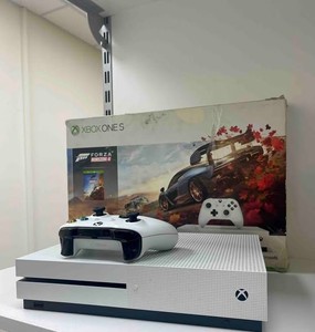 Б/в Ігрова приставка Microsoft xbox one s 1tb 01-201147257