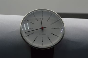 01-200577846: Arne Jacobsen 57102-0915