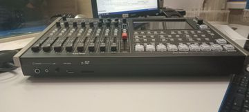 Б/в Мікшерний пульт Roland vr-120hd 01-200800299