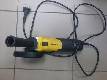 Б/у Угловая шлифмашина Stanley stgs9125 01-200841412