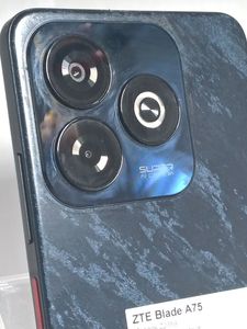 Б/в Мобільний телефон Zte blade a75 4/128gb 01-200859944