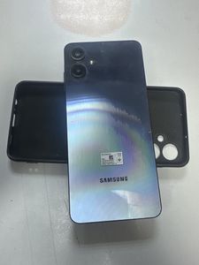 Б/в Мобільний телефон Samsung galaxy a06 4/128gb 01-200896461
