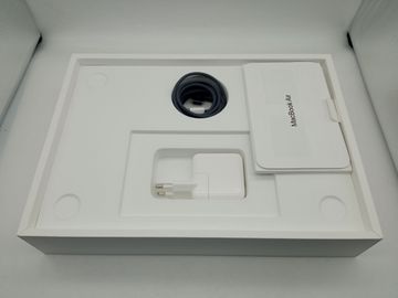 Б/в Ноутбук Apple macbook air 13.6/ m2 / ram 16gb/ ssd 256gb/ gpu 8 core 01-200907168