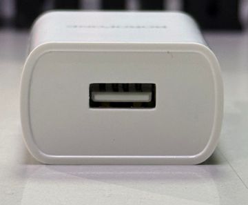 Б/в Мережевий зарядний пристрій Borofone ba20a 16-000273943