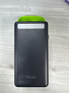 Б/у Повербанк Trust redoh xxl 50000mah 01-200991566