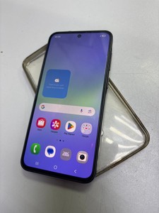 Б/в Мобільний телефон Samsung galaxy a36 5g 6/128gb 01-201003096