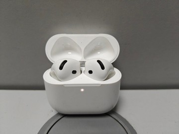 Б/у Навушники Apple airpods 4 01-201018111