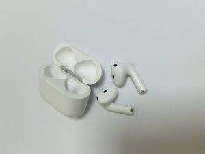 Б/в Навушники Apple airpods 4 with active noise cancellation 01-201028495
