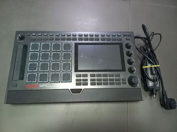 Б/в Семплер Akai mpc live iii 01-201109144