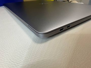 01-200528403: Apple macbook pro екр. 15.4/ core i7 2,9ghz/ ram16gb/ ssd512gb/ amd pro560 4gb/touch bar