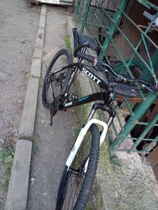 01-200627049: Scott rockshox 29"