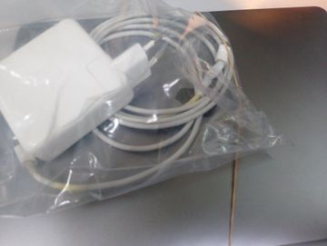 01-200769757: Apple macbook pro/13.3/ core i5 1,4ghz/ ram8gb/ ssd256gb/ iris plus 645/ retina, truetone, touch bar