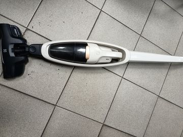 Б/в Пилосос Electrolux wq61-44sw 01-200808107