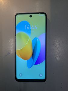 Б/в Мобільний телефон Tecno spark 20c bg7n 8/128gb 01-200811640