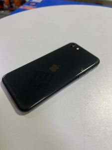 Б/в Мобільний телефон Apple iphone se 2020 64gb 01-200815493