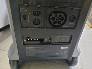 Б/в Зарядна станція Zendure superbase v6400 3800вт ups semi-solid gridflow wifi/bt 01-200862554