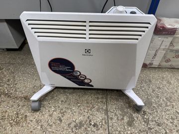 Б/в Обігрівач Electrolux ech/t-1000 m 01-200875777