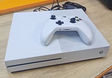 Б/в Ігрова приставка Microsoft xbox one s 500gb 01-200890250
