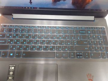 Б/у Ноутбук Lenovo 15/core i7 9750hf ddr4/16gb ddr4/ssd 512 gb/geforce gtx1650 4gb 01-200911977