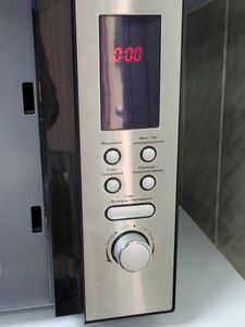 Б/у Микроволновая печь Grunhelm 23mx923-s 01-200897690