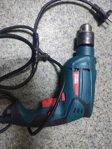 Б/у Дрель ударная Зенит зд-820 01-200920845