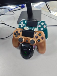Б/в Ігрова приставка Sony playstation 4 pro 1tb 01-200950227