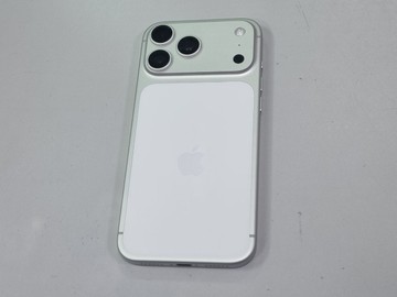 Б/в Мобільний телефон Apple iphone 17 pro max 256gb 01-200956573
